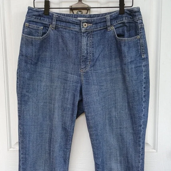 CHICOS Boot Cut Denim Jeans Sz 1.5 / 10 - Picture 2 of 5